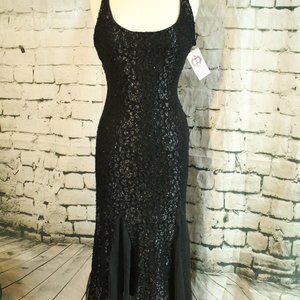 ✨🥂👉JUST IN! Beautiful, long black, sparkly lace gown in size XL by 4 U